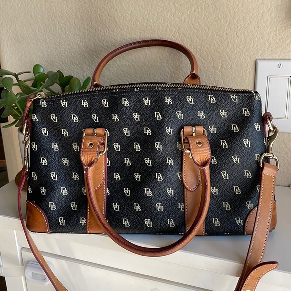 Dooney & Bourke Handbags - Signature Dooney & Bourke Bag